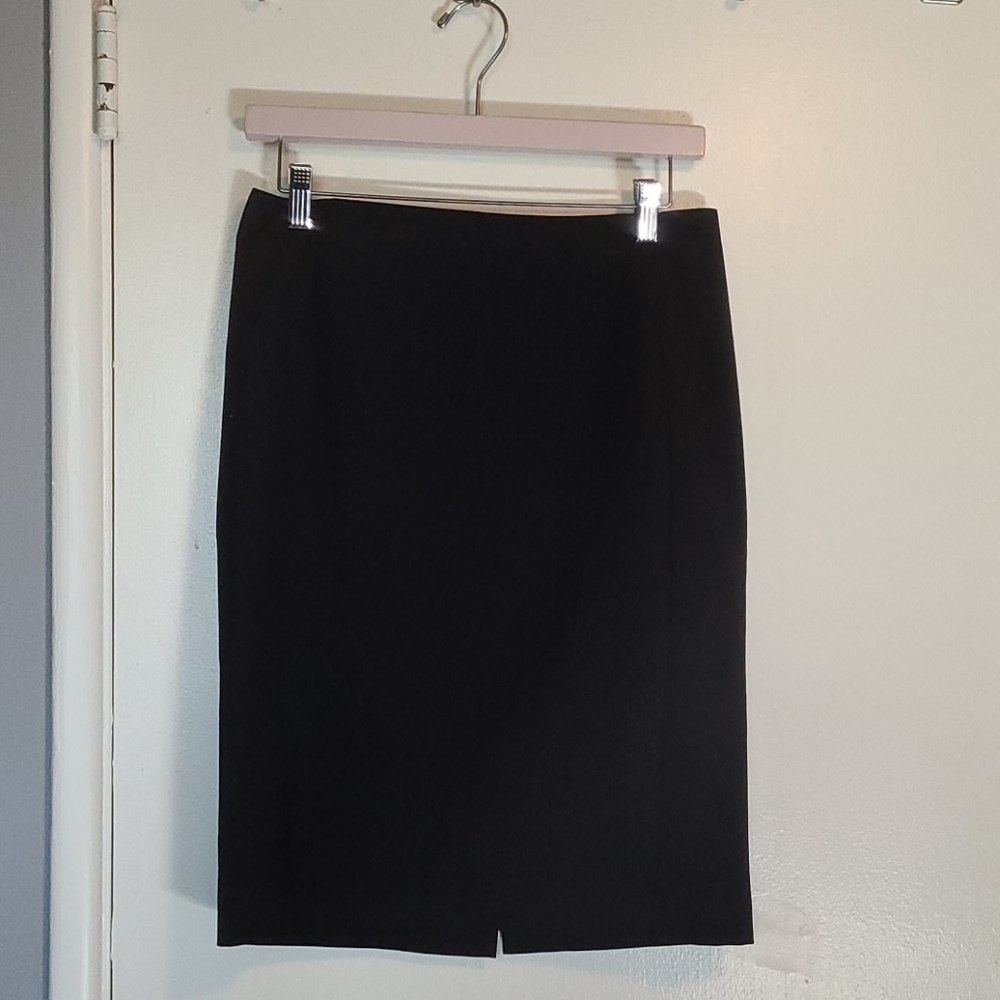 Black Worthington pencil skirt